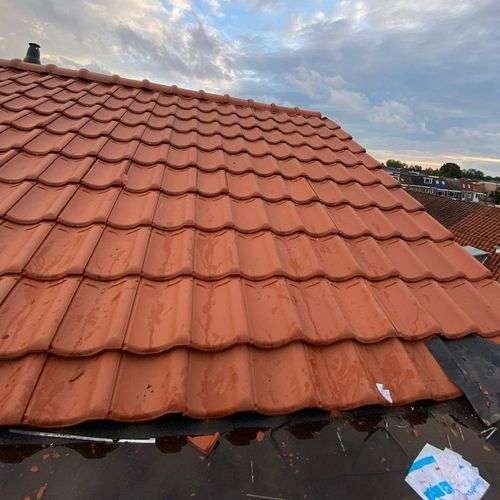 Dakdekker Schoonhoven vlak pannendak met lekkage Dakdekker Schoonhoven vlak pannendak met lekkage